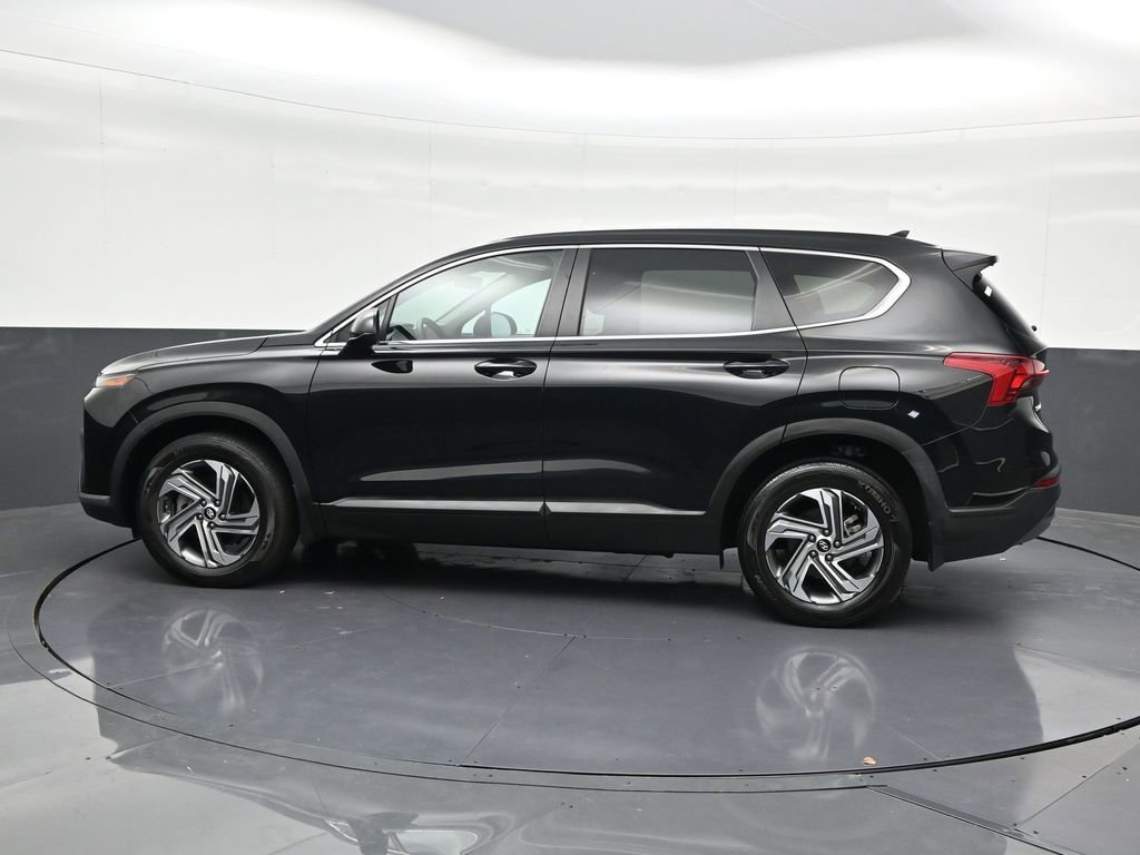 Used 2023 Hyundai Santa Fe SE image 2