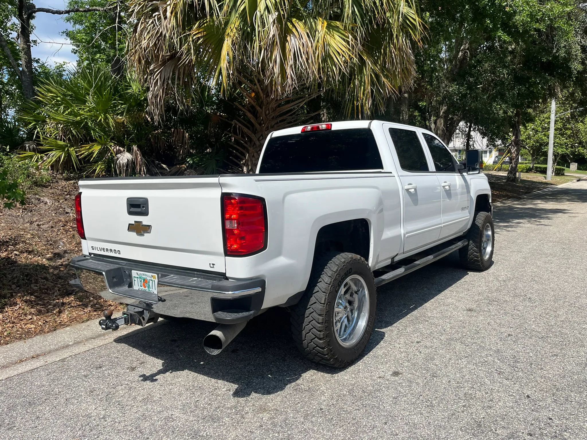 Used 2017 Chevrolet Silverado 2500 LT AWD/4WD image 4