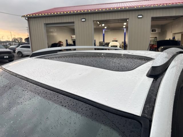 Used 2015 Toyota RAV4 Limited w/ Technology Package FWD image 9