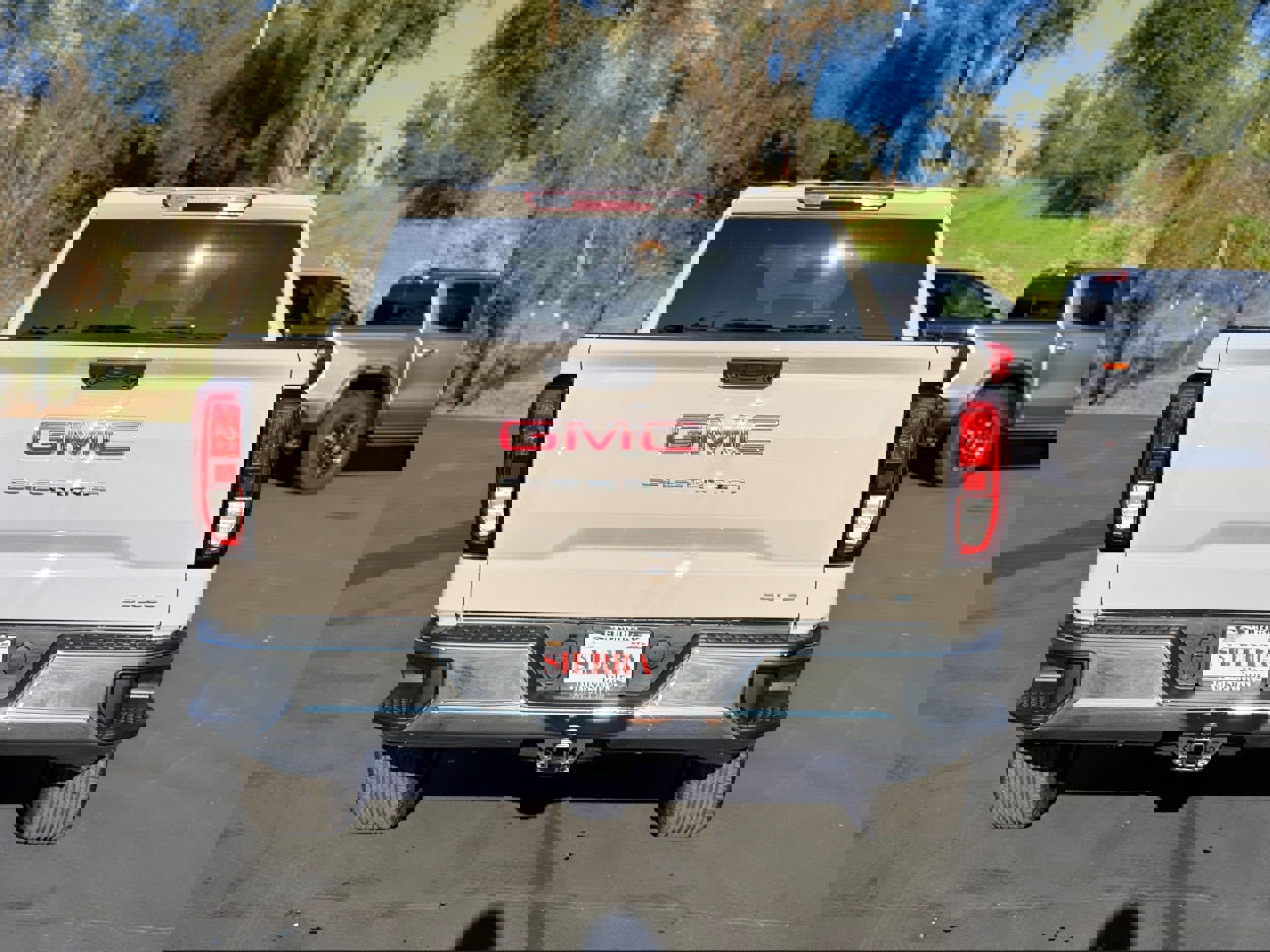 New 2026 GMC Sierra 1500 SLE w/ Max Trailering Package image 5