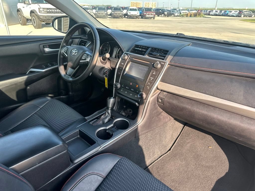 Used 2015 Toyota Camry SE FWD image 27