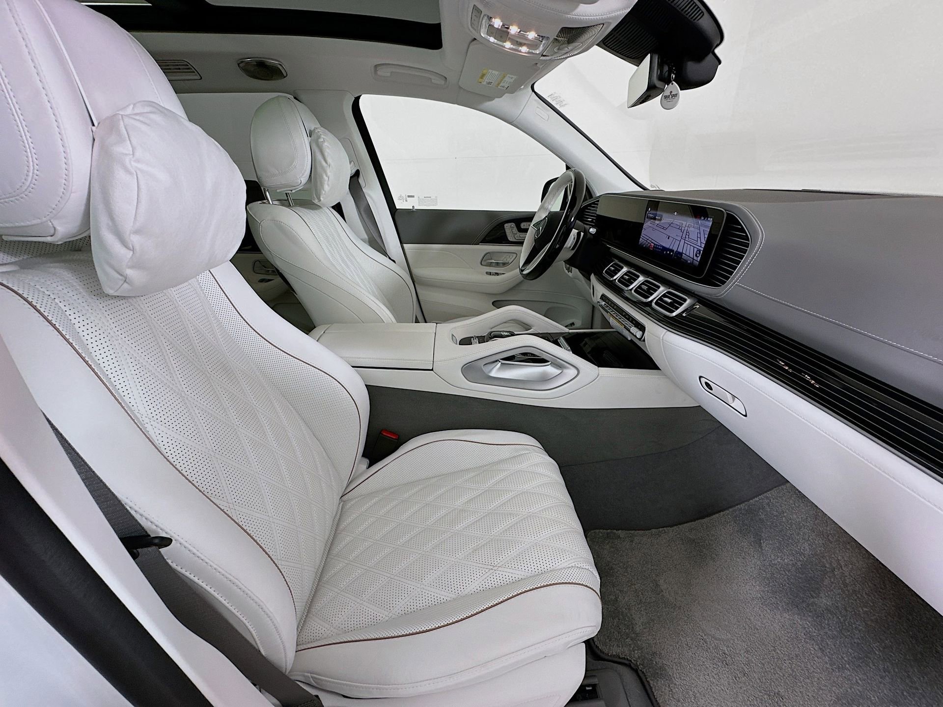 New 2026 Mercedes-Benz Maybach GLS 600 4MATIC image 32