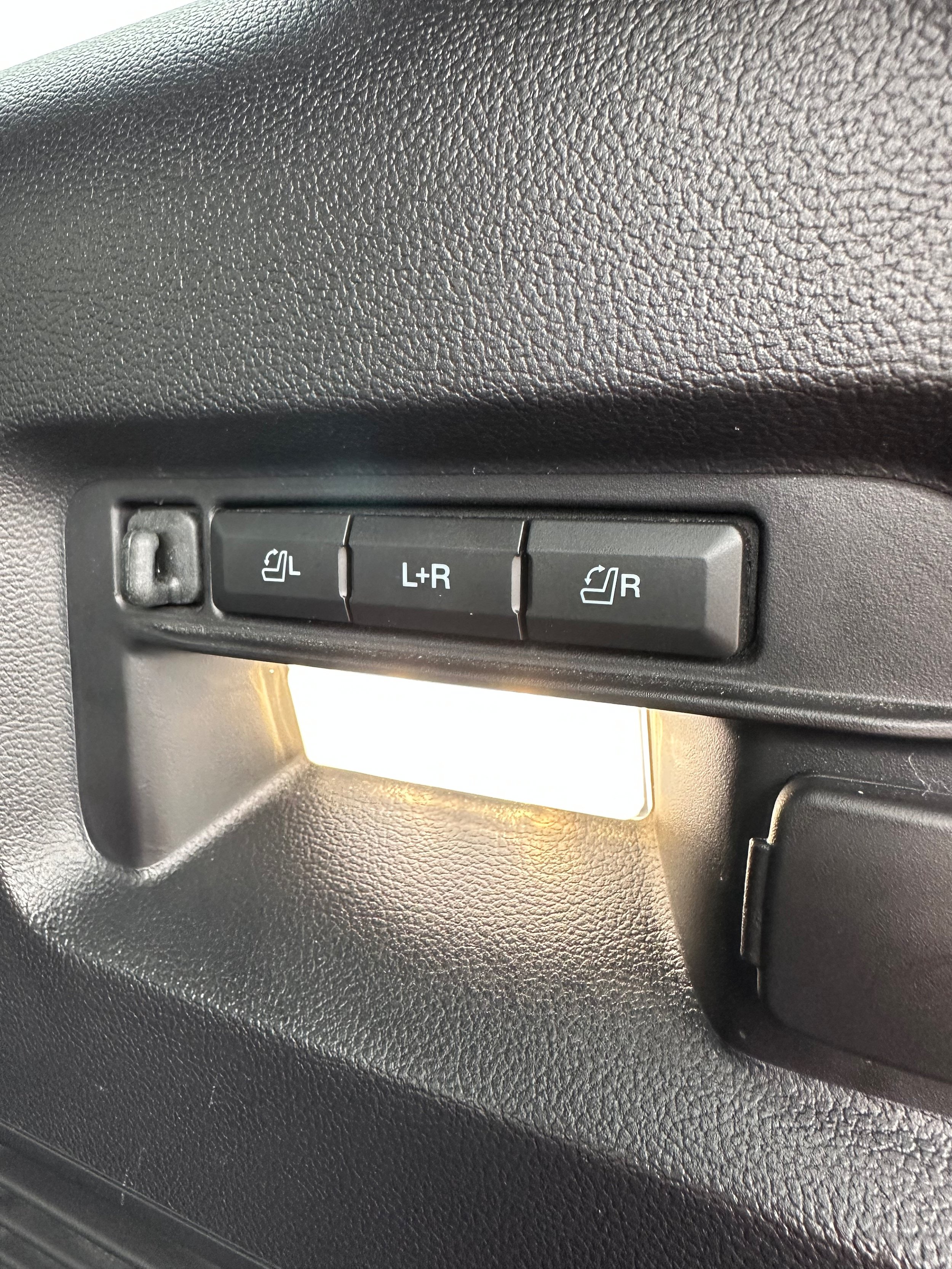 Used 2022 Ford Explorer ST w/ Equipment Group 401A AWD/4WD image 31