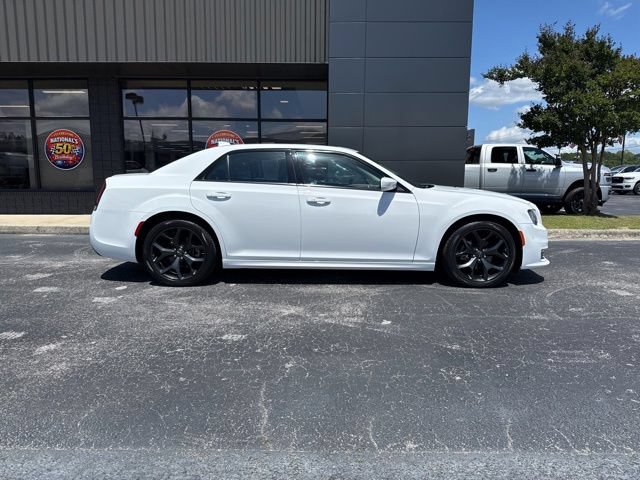 Used 2023 Chrysler 300 Touring L w/ Popular Equipment Group RWD image 2