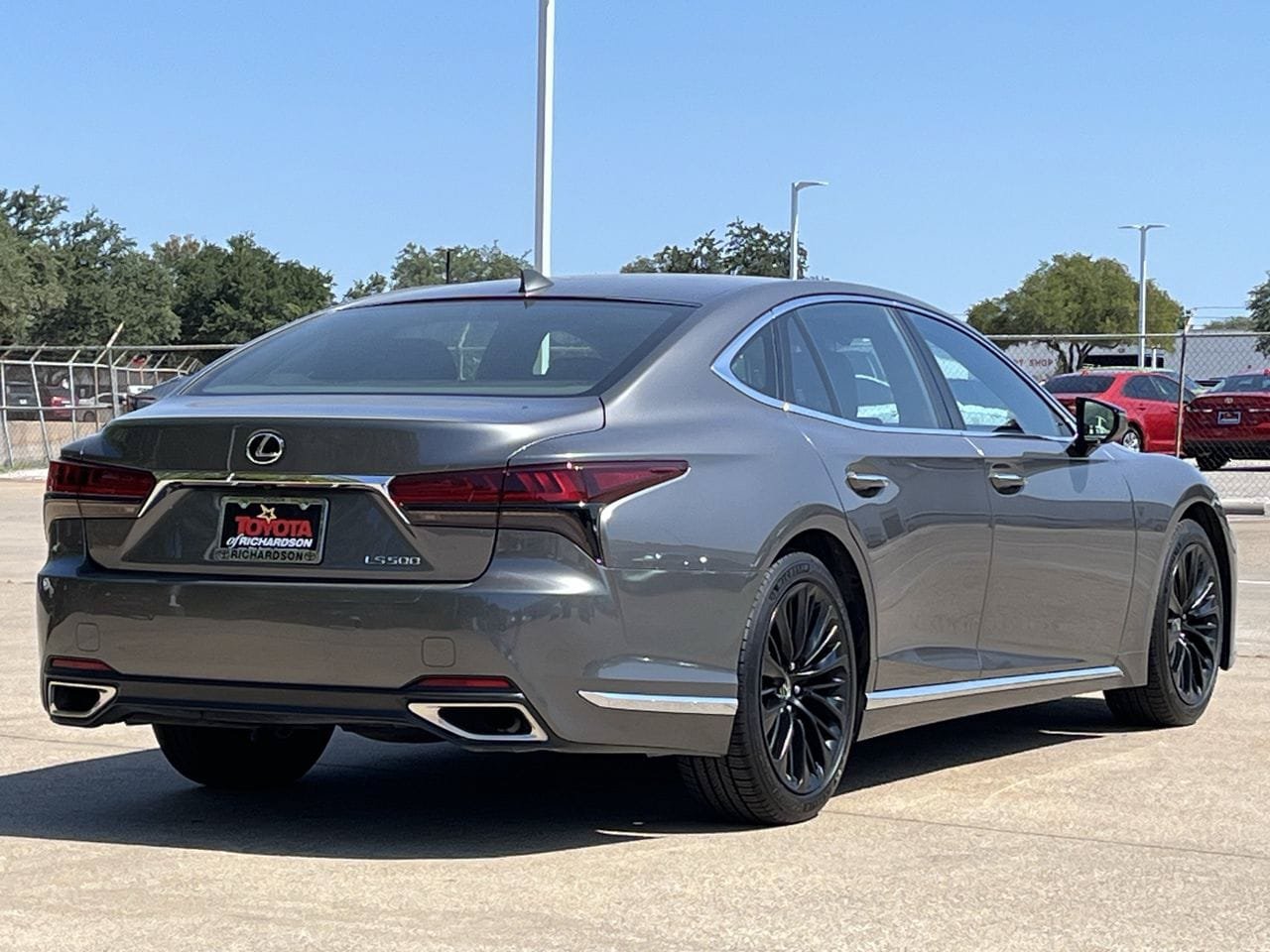 Used 2021 Lexus LS 500 w/ Accessory Package (Z2) RWD image 4