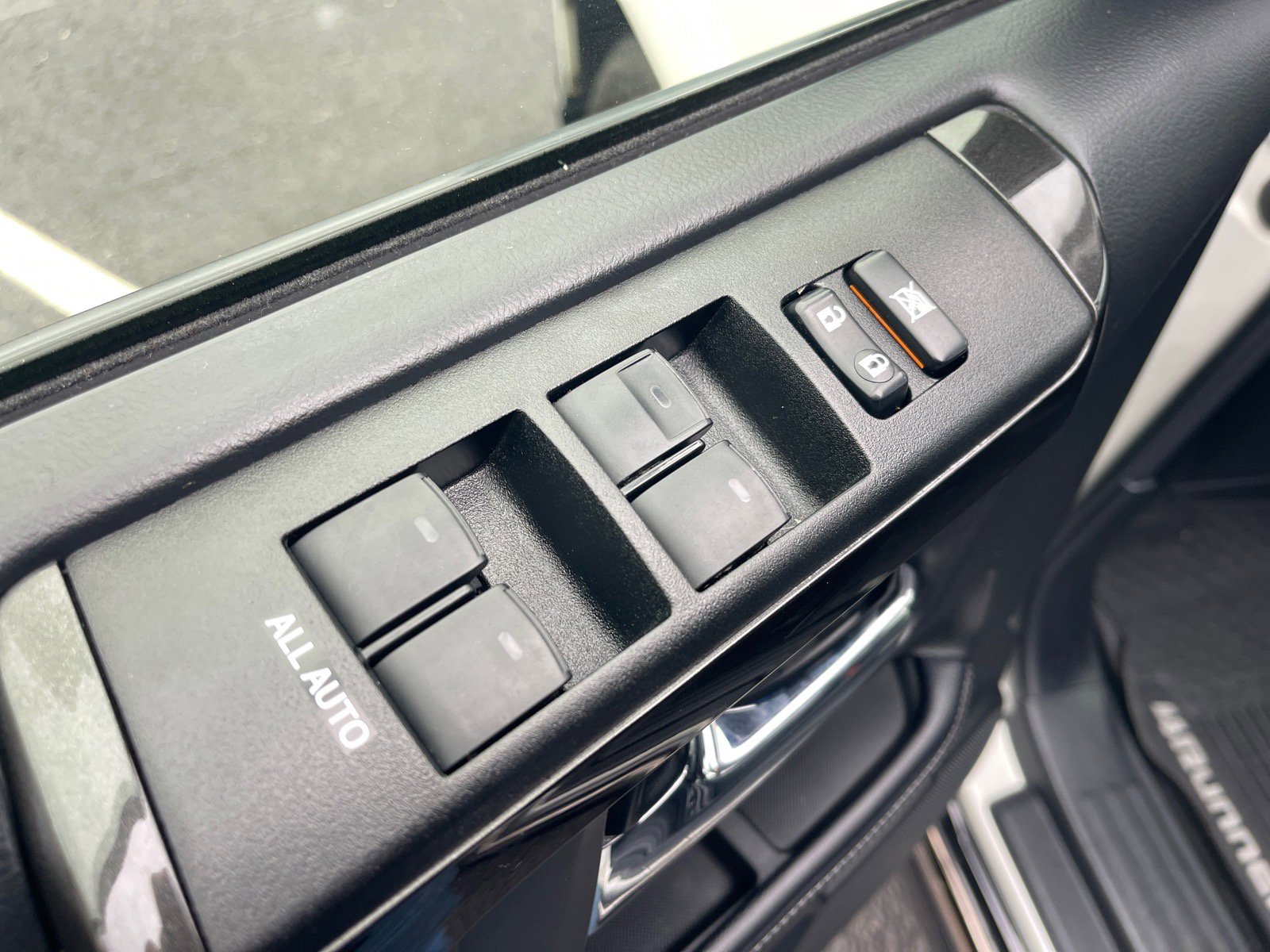 Used 2019 Toyota 4Runner Limited image 8