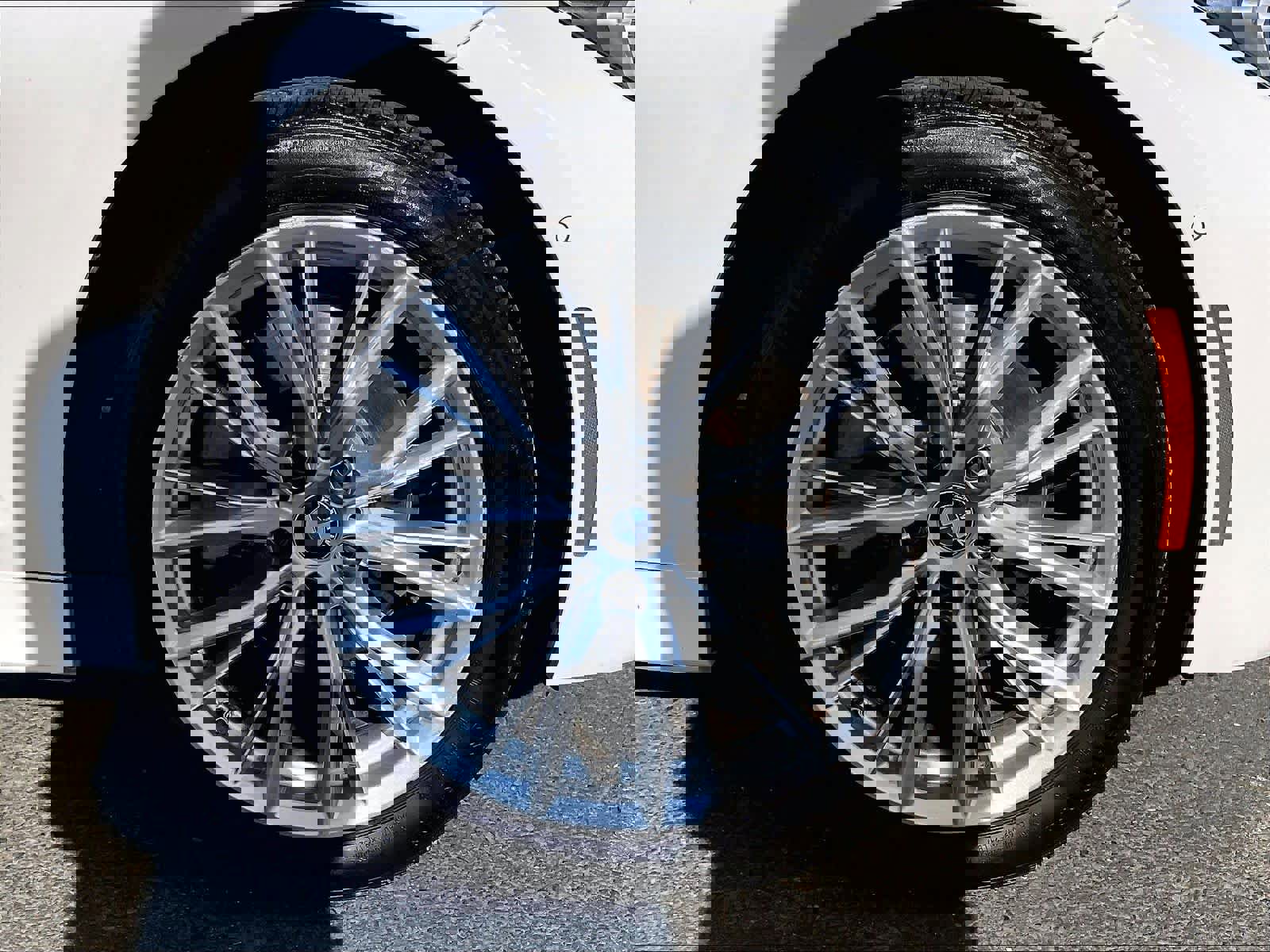 Used 2024 BMW 330i xDrive Sedan w/ Premium Package image 11