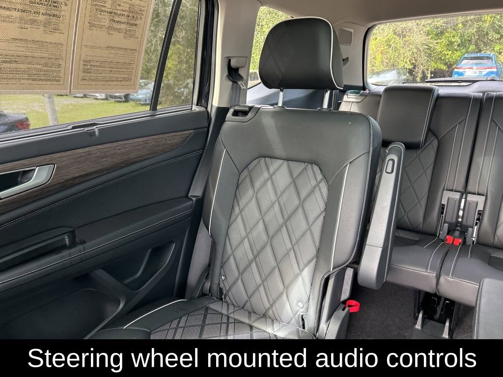 Used 2025 Volkswagen Atlas SEL Premium R-Line image 12