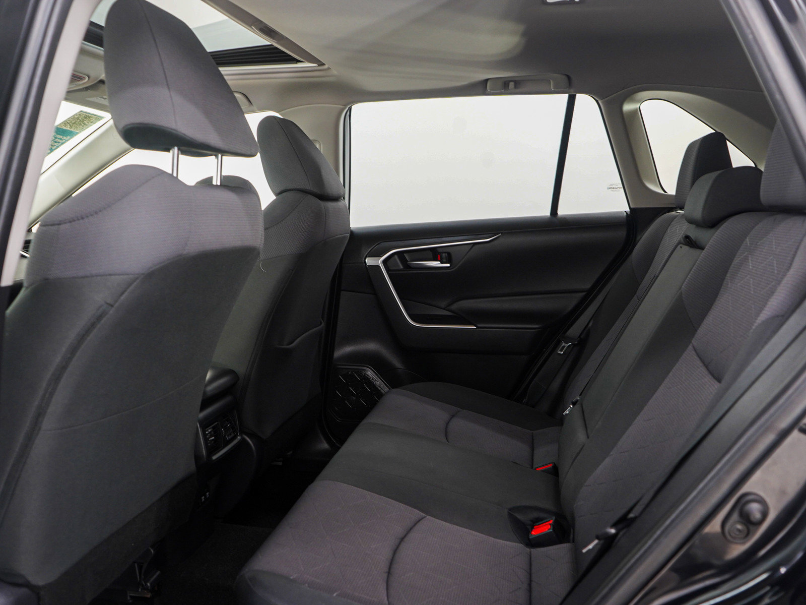 Used 2020 Toyota RAV4 XLE w/ Convenience Package image 15