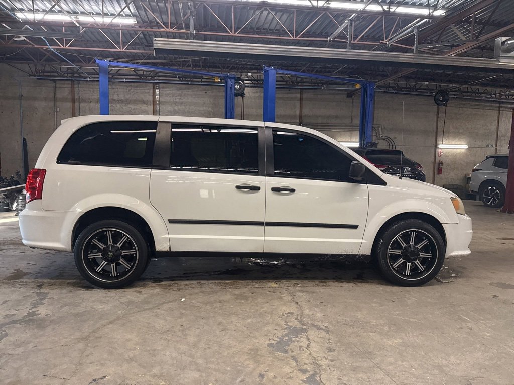 Used 2012 RAM C/V image 11