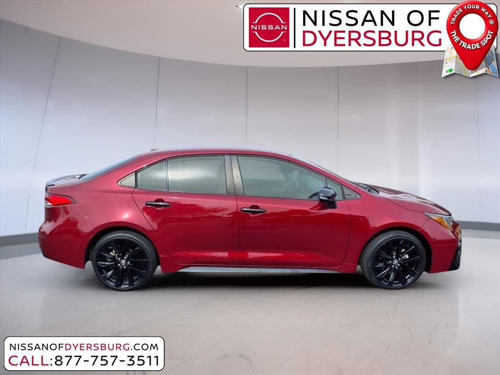 Used 2022 Toyota Corolla SE image 2