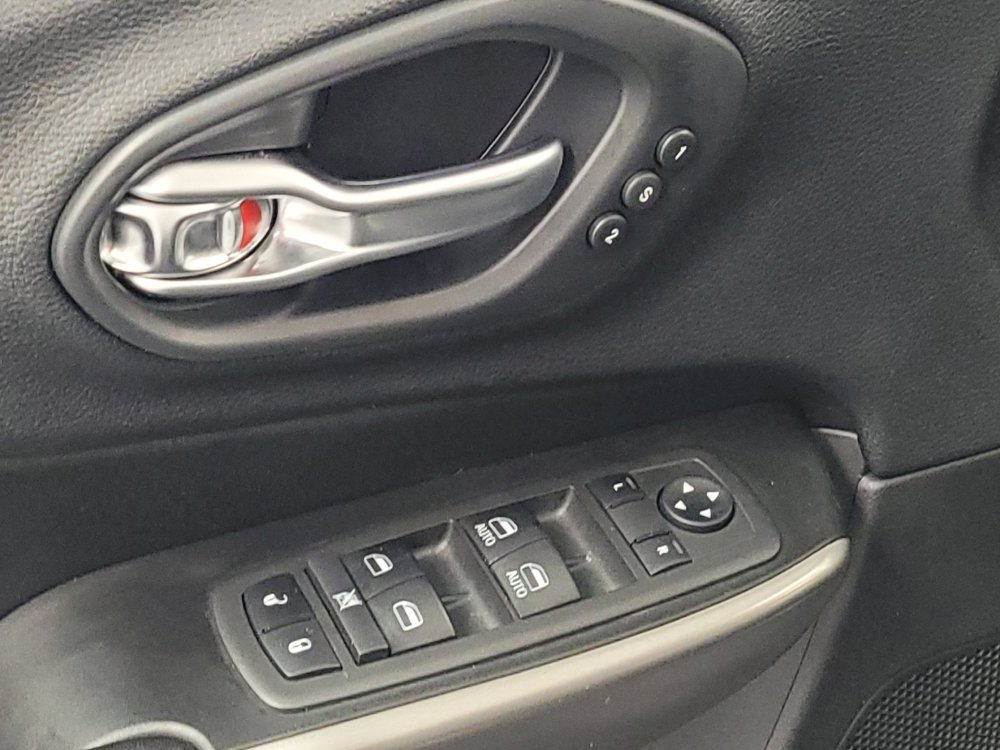 Used 2020 Jeep Cherokee High Altitude AWD/4WD image 27