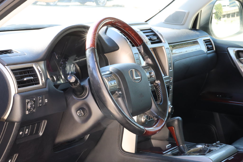 Used 2016 Lexus GX 460 w/ Premium Package AWD/4WD image 11