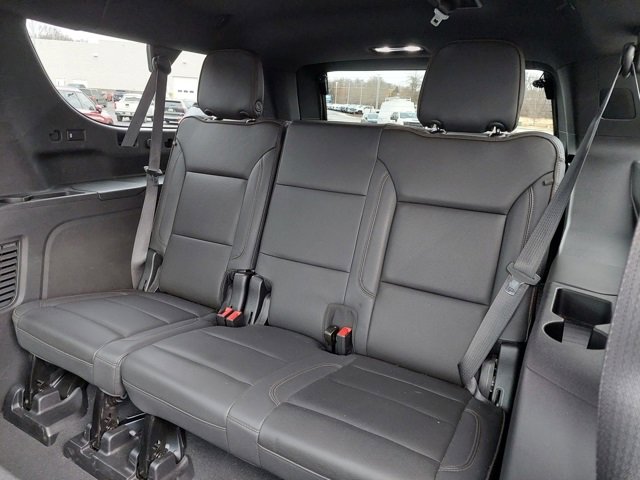 Used 2024 Chevrolet Suburban High Country image 31