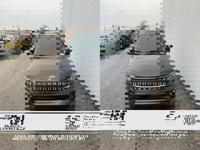 Used 2022 Jeep Compass Limited image 5