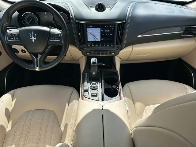 Used 2021 Maserati Levante GranLusso AWD/4WD image 12