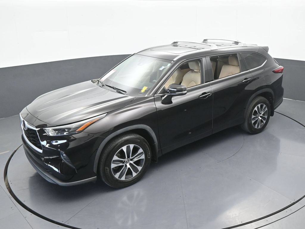 Used 2022 Toyota Highlander XLE FWD image 47