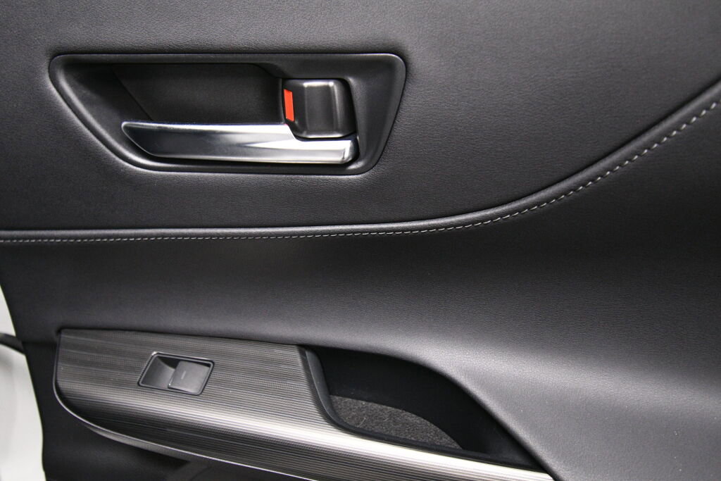 Used 2021 Toyota Venza XLE w/ Softex Package image 25