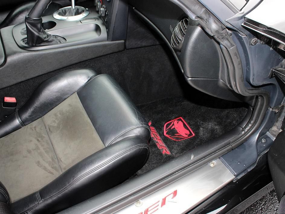 Used 2006 Dodge Viper SRT-10 RWD image 35