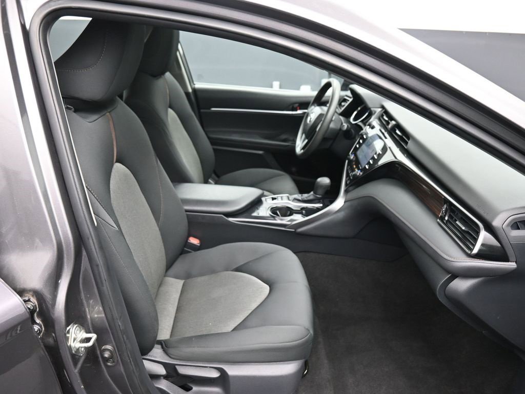 Certified 2019 Toyota Camry LE image 25