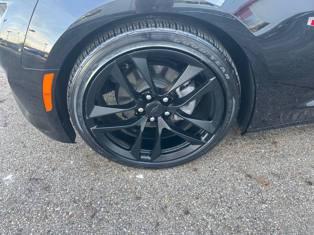 Used 2024 Chevrolet Camaro LT w/ RS Package image 27