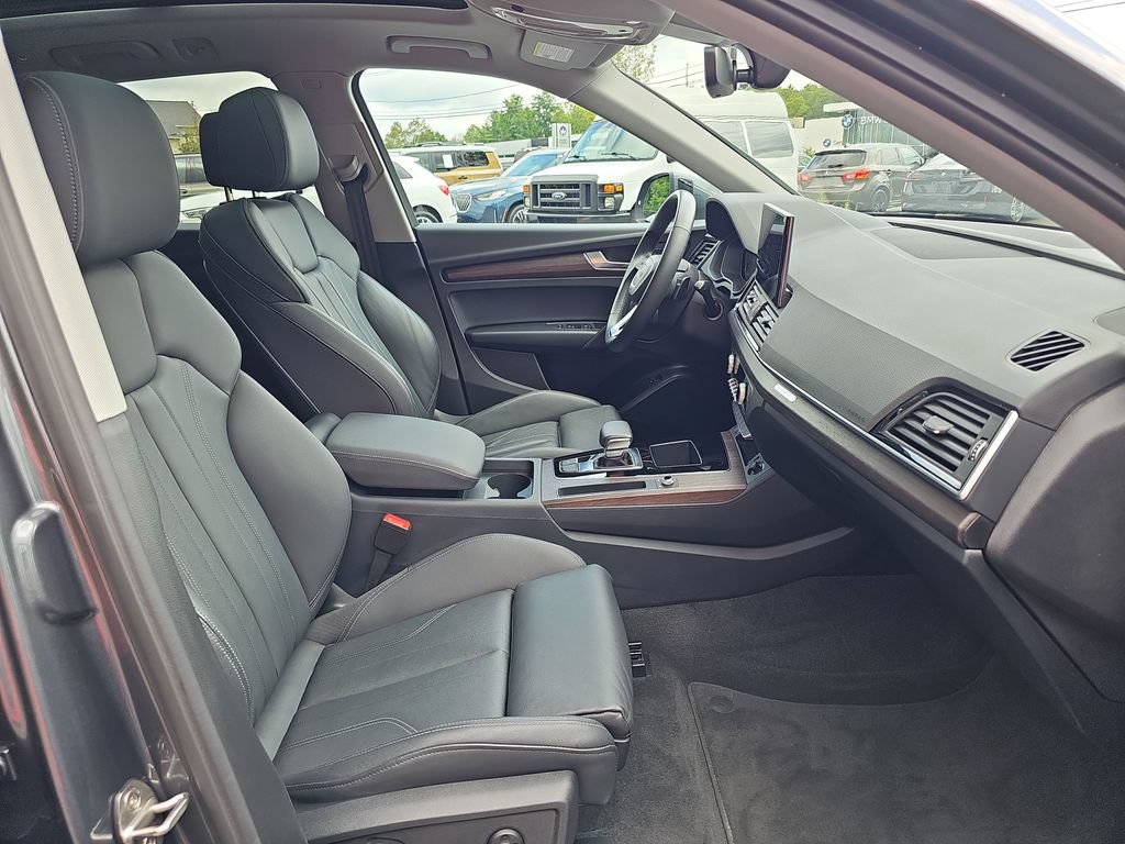 Used 2024 Audi Q5 e Premium w/ Convenience Package AWD/4WD image 11