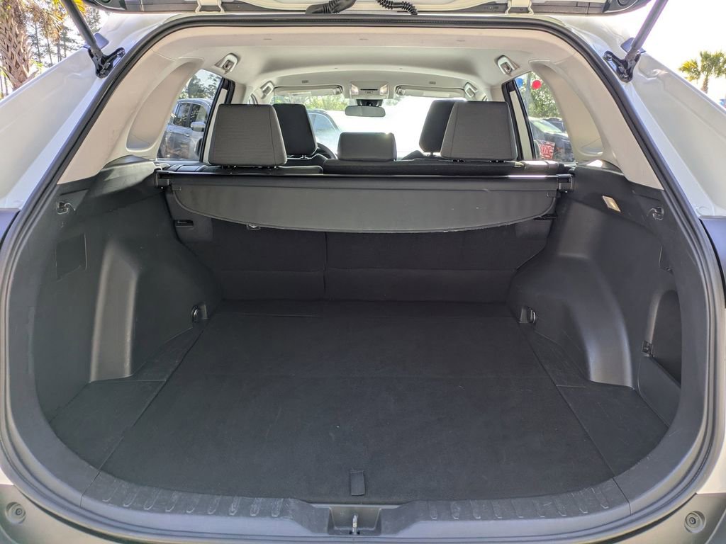 Used 2025 Toyota RAV4 XLE FWD image 13