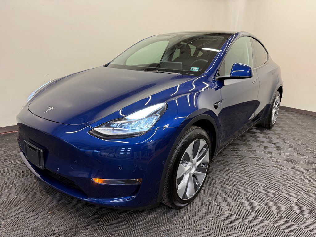 Used 2022 Tesla Model Y Long Range image 1