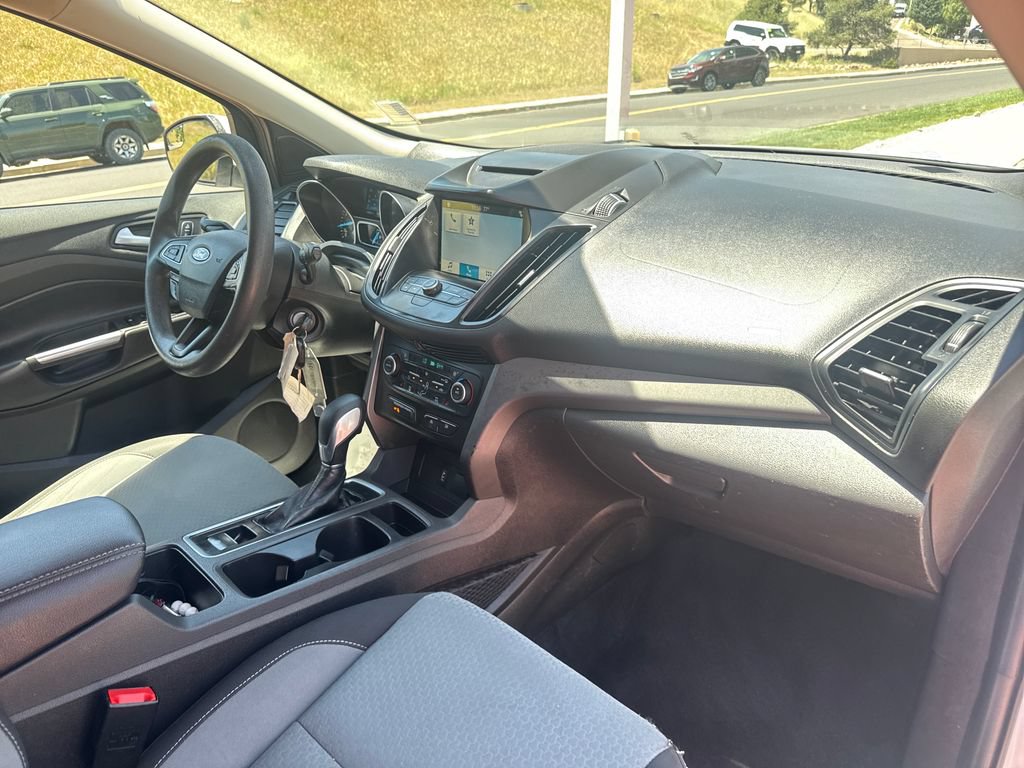 Used 2018 Ford Escape SE w/ SE Sync 3 Package AWD/4WD image 29