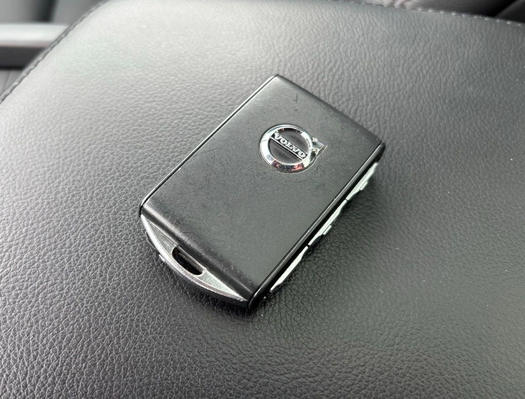 Certified 2023 Volvo XC60 B5 Core w/ Climate Package image 33