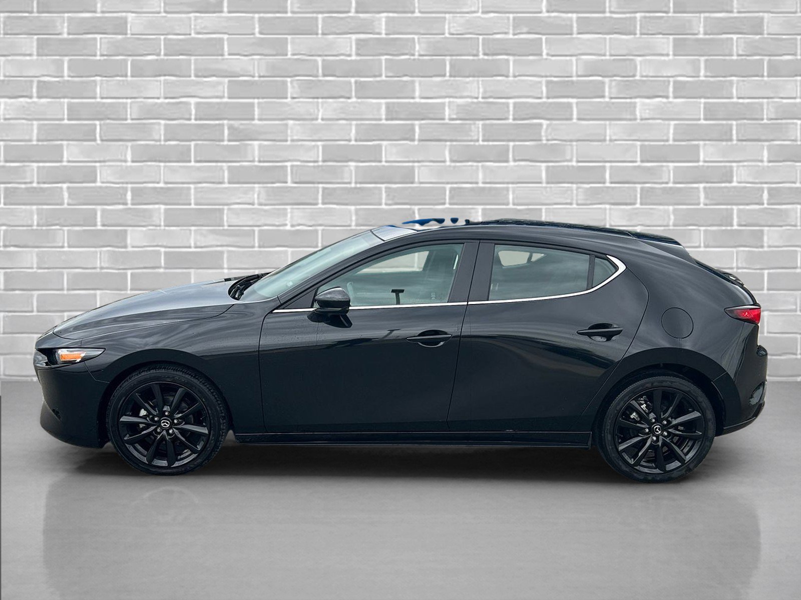 Used 2025 MAZDA MAZDA3 s Sport FWD image 2