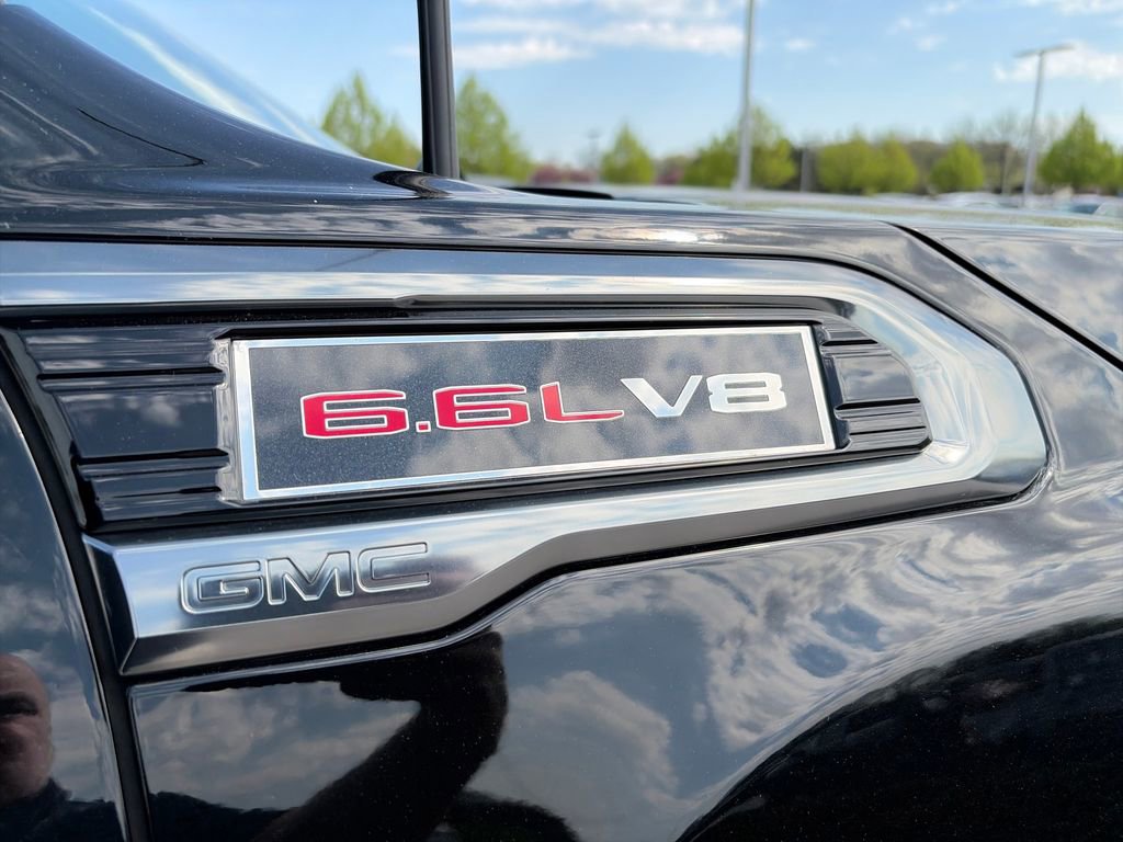 Used 2021 GMC Sierra 2500 AT4 w/ AT4 Premium Plus Package AWD/4WD image 9