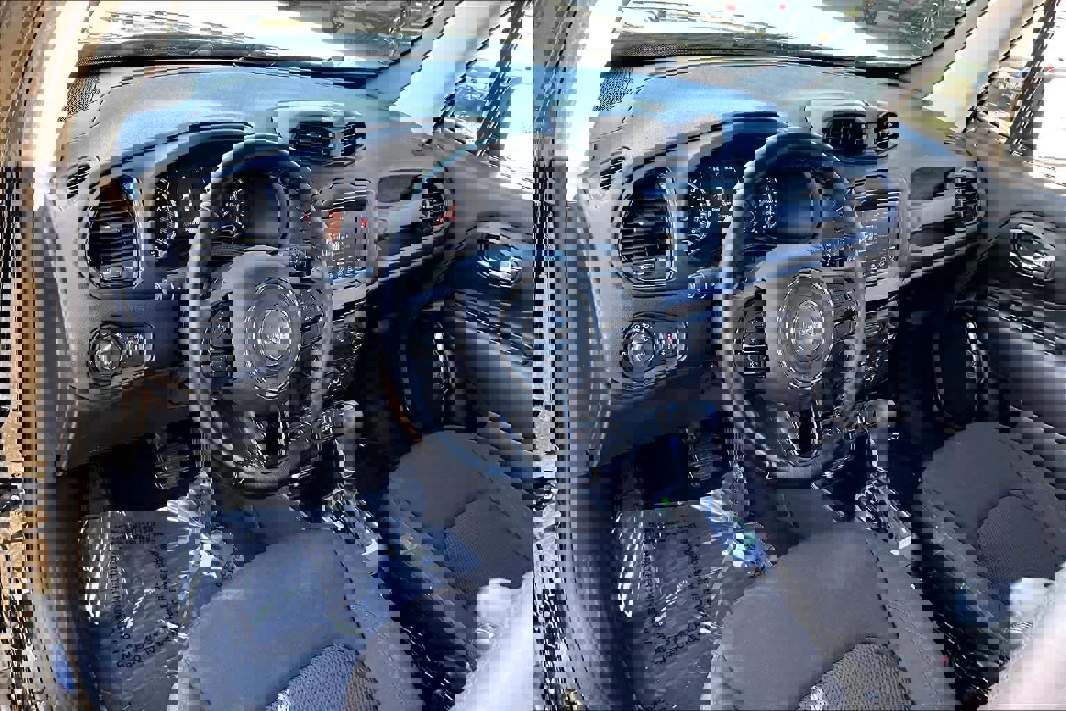 Used 2019 Jeep Renegade Altitude w/ Quick Order Package 2XM image 17