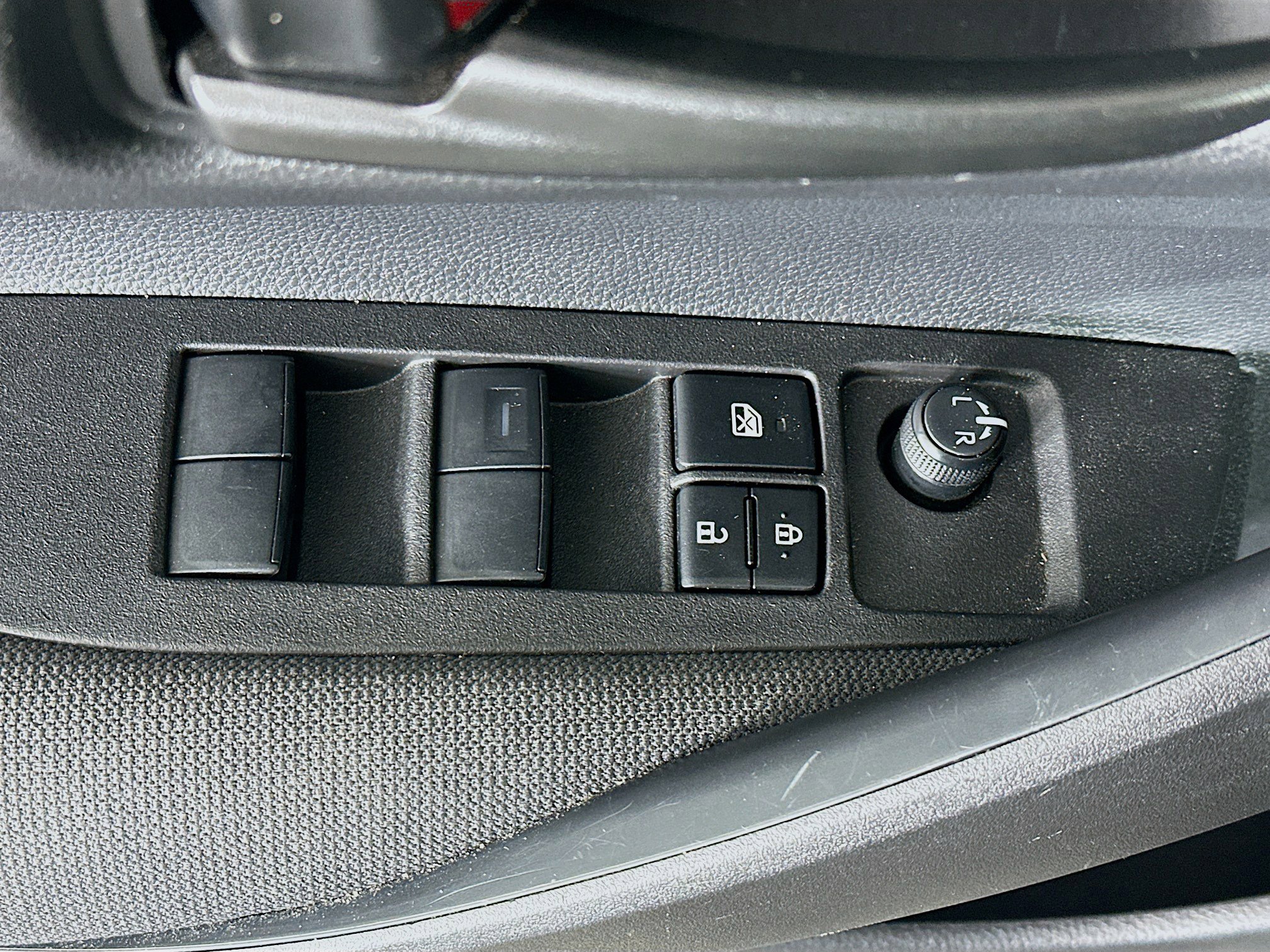 Used 2026 Toyota Corolla LE FWD image 15
