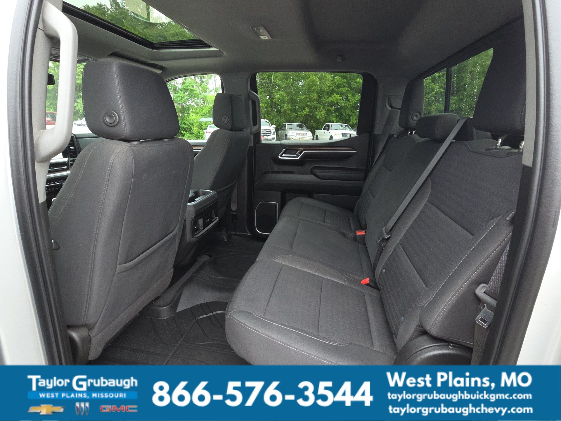 Used 2022 Chevrolet Silverado 1500 RST w/ Convenience Package II AWD/4WD image 31