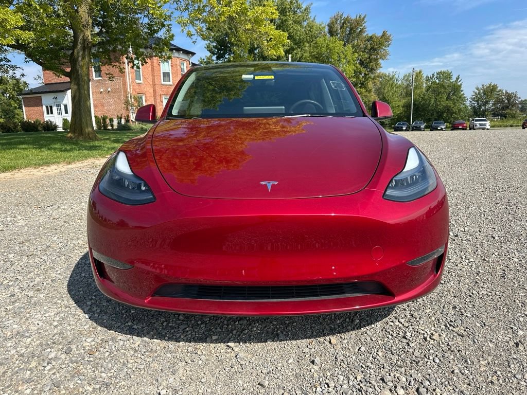 Used 2024 Tesla Model Y Long Range AWD/4WD image 2