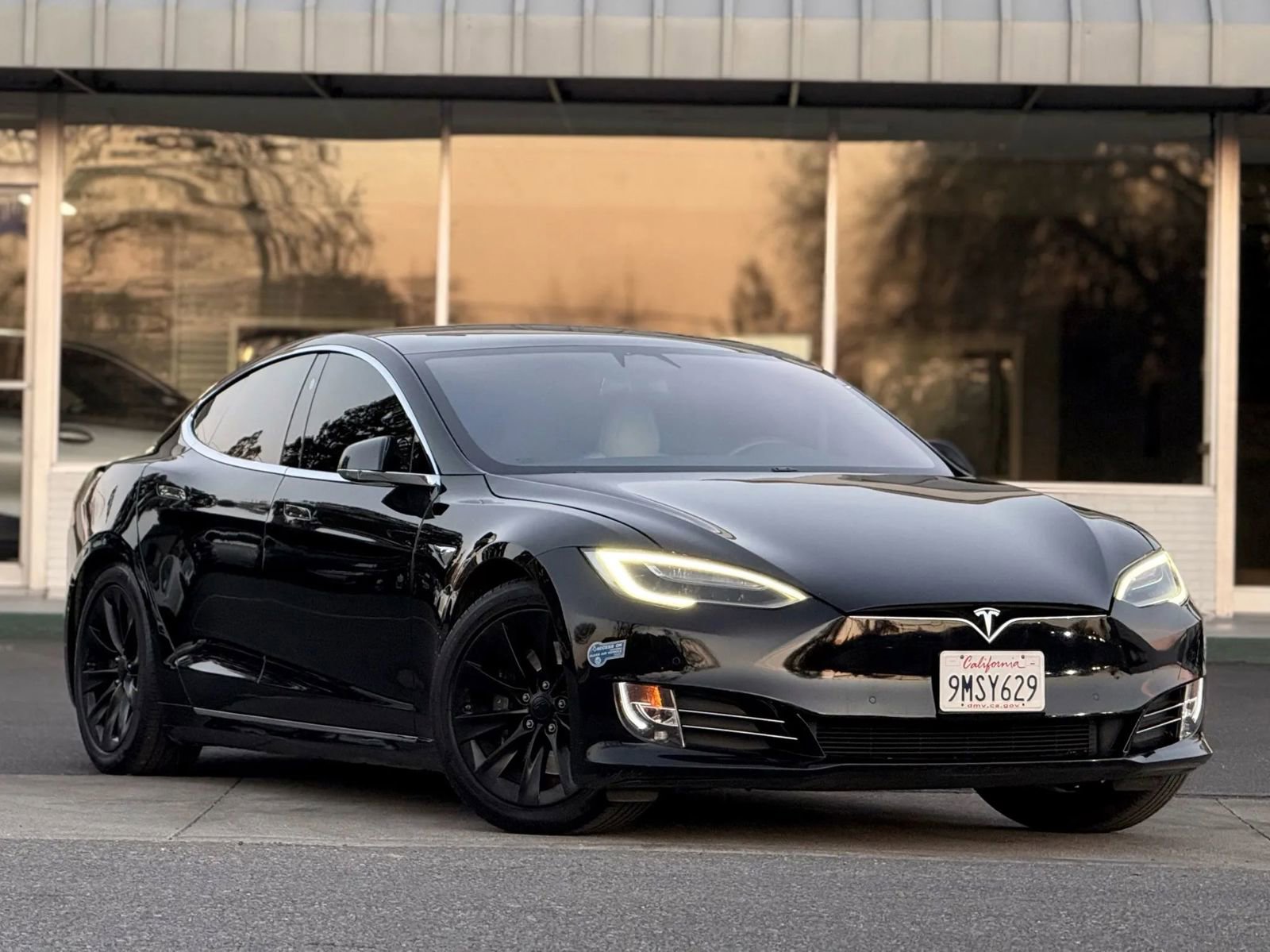 Used 2020 Tesla Model S Long Range Plus image 2