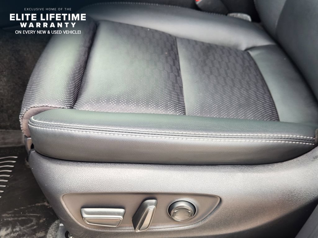 Used 2025 Toyota Land Cruiser AWD/4WD image 27