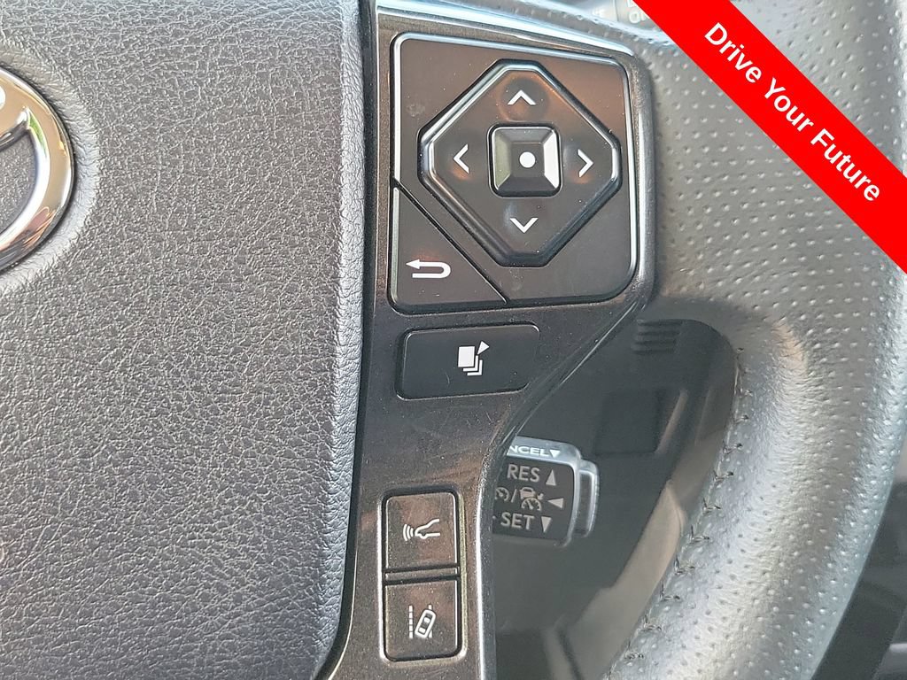 Used 2022 Toyota 4Runner TRD Off-Road AWD/4WD image 6