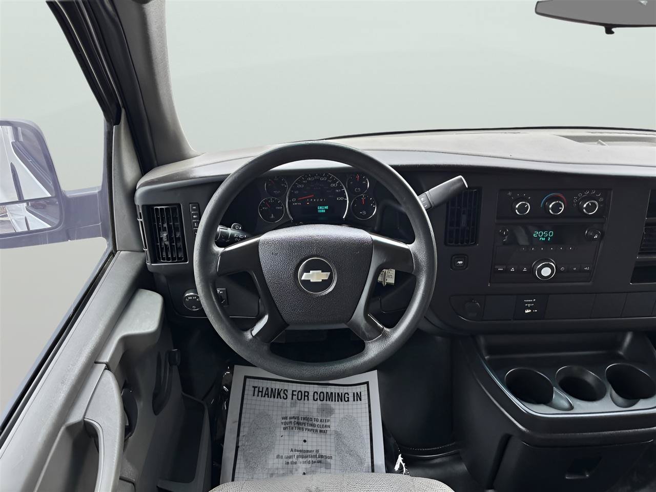 Used 2010 Chevrolet Express 2500 Extended RWD image 17
