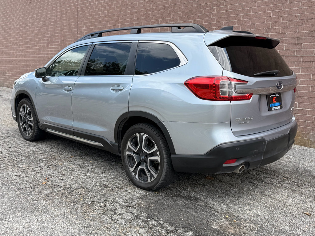 Used 2023 Subaru Ascent Limited w/ Technology Package AWD/4WD image 3