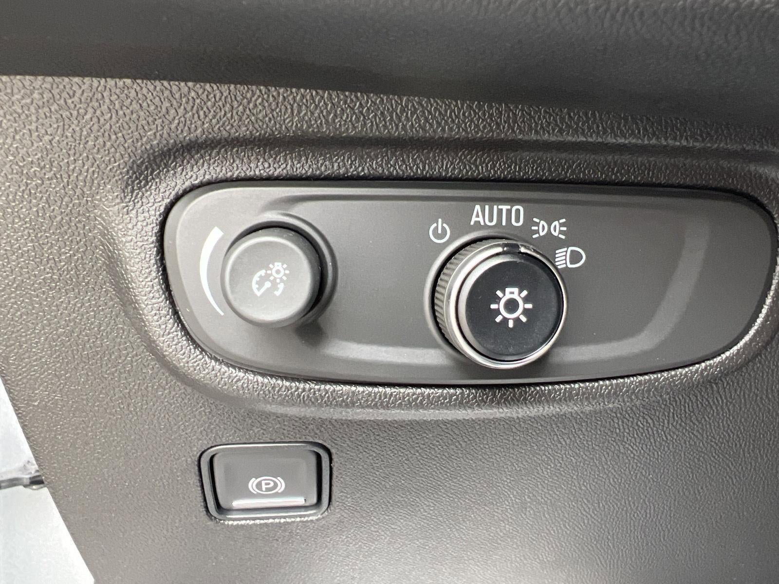 Used 2022 GMC Terrain SLE w/ Driver Convenience Package AWD/4WD image 19