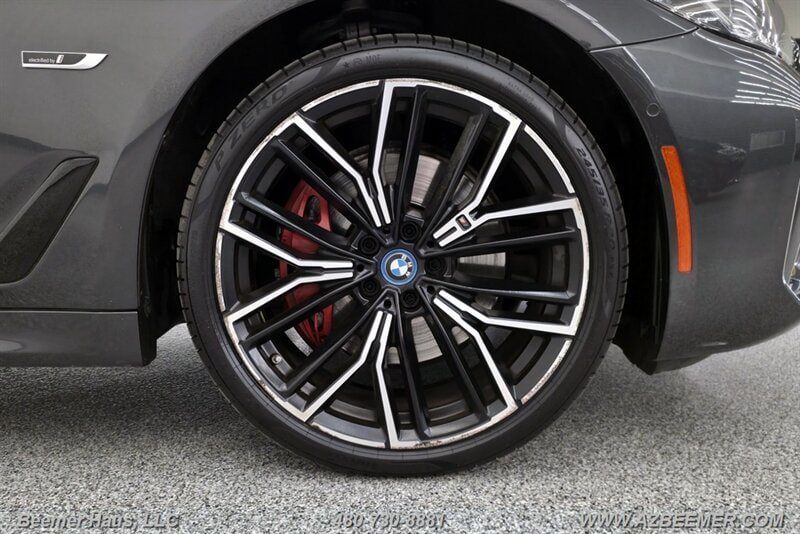 Used 2023 BMW 530e w/ M Sport Package RWD image 43