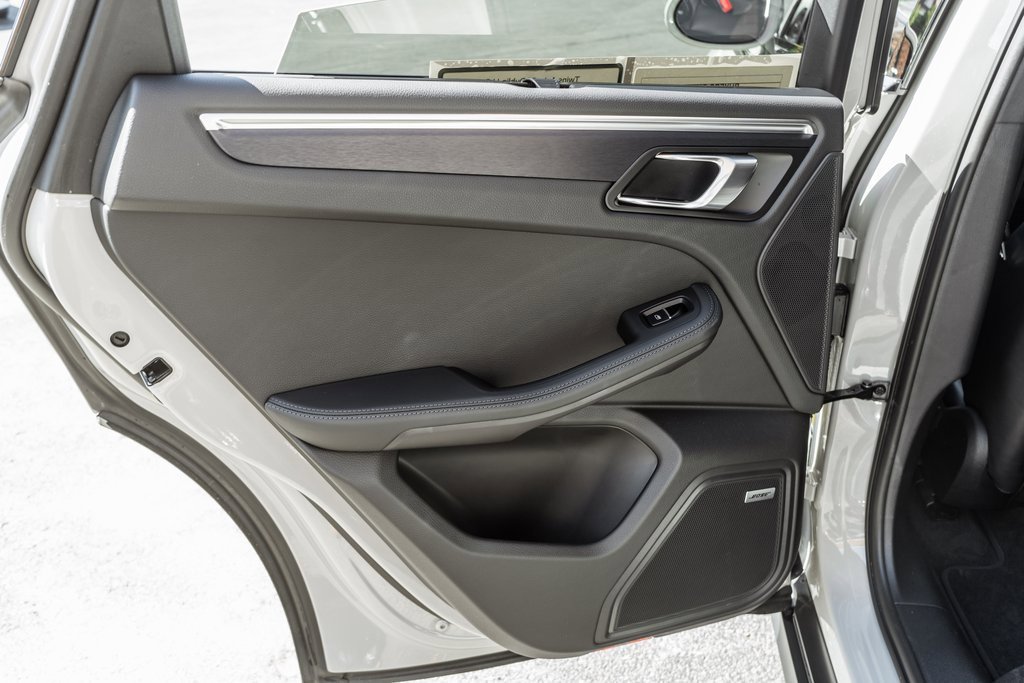 Used 2023 Porsche Macan GTS w/ Premium Package Plus image 33