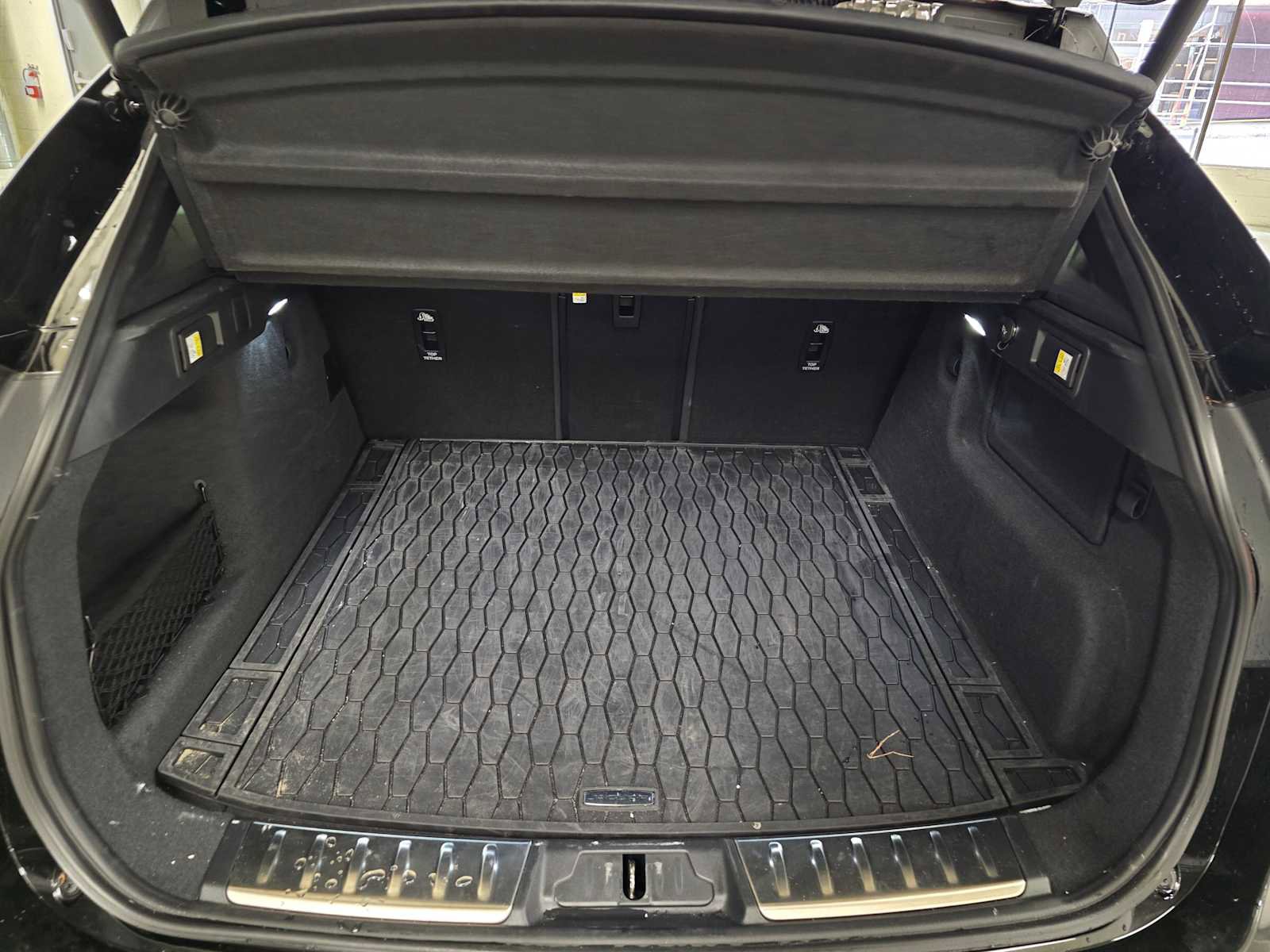 Used 2026 Jaguar F-PACE R-Dynamic S image 17