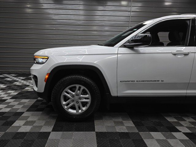 Used 2024 Jeep Grand Cherokee Laredo w/ Trailer Tow Package AWD/4WD image 38