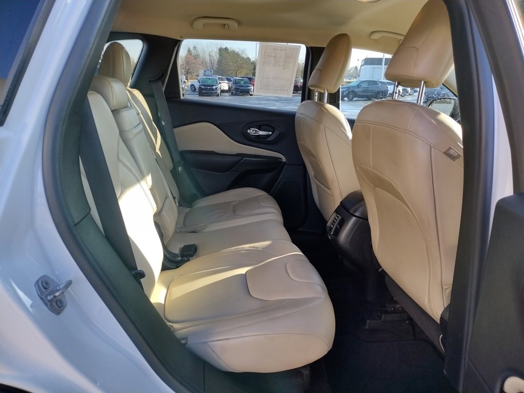 Used 2017 Jeep Cherokee Limited image 18