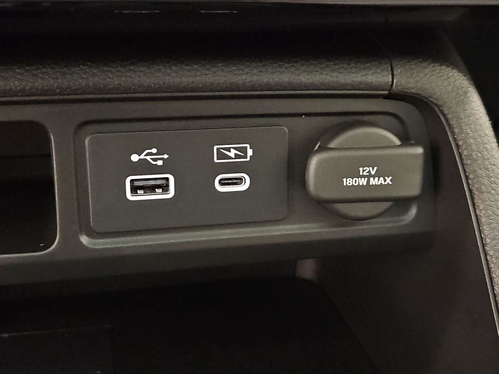 Used 2025 Honda Pilot Elite image 9