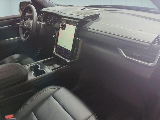 Used 2025 GMC Acadia Elevation w/ Elevation Premium Package image 29