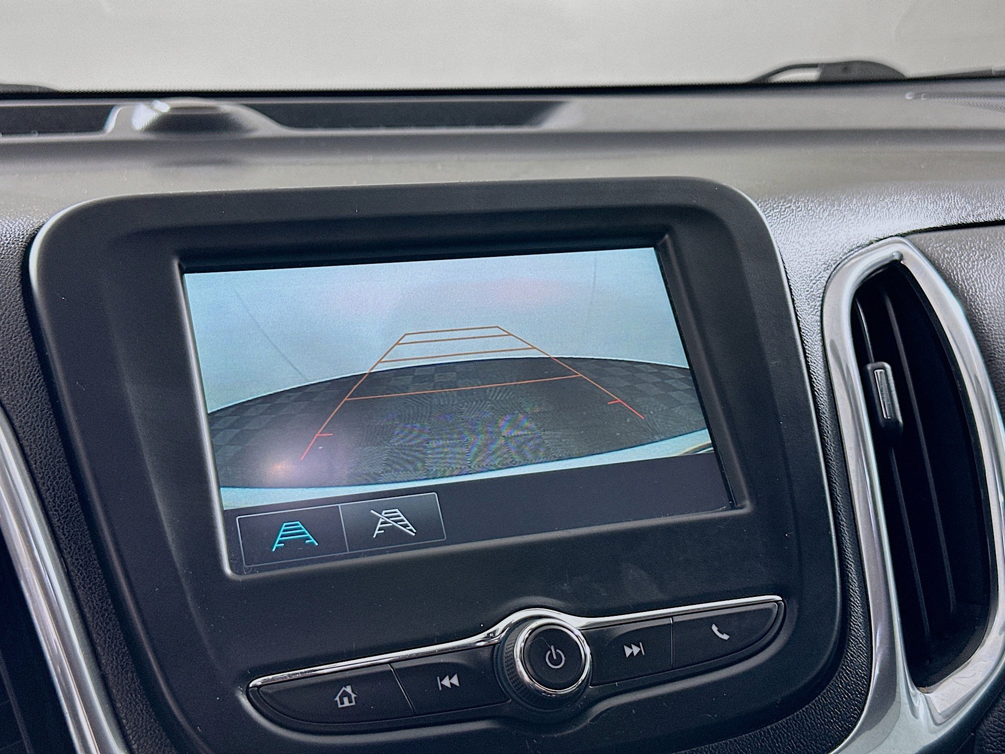 Used 2018 Chevrolet Equinox LT FWD image 22